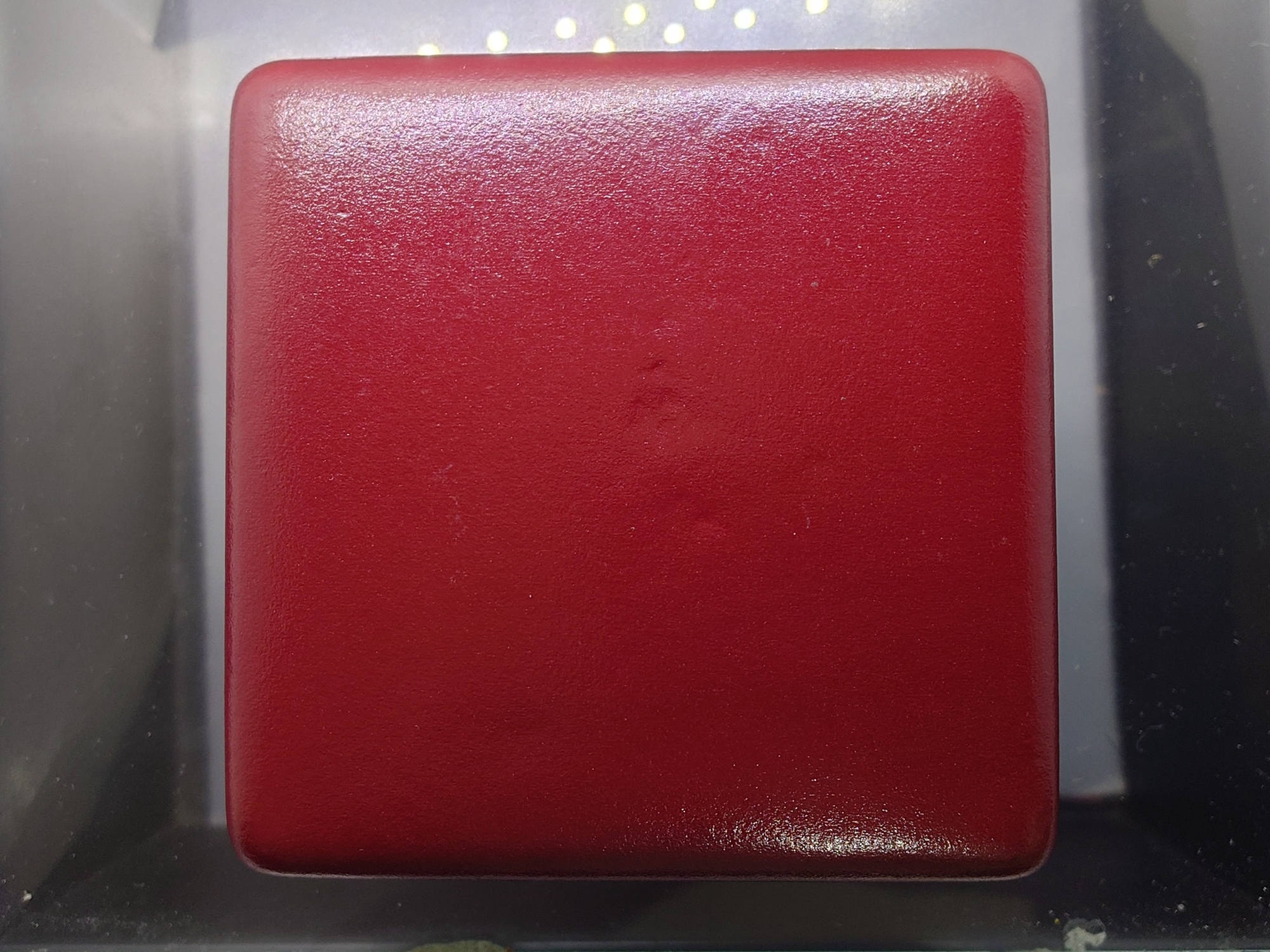 เหรียญที่ระลึกสมเด็จพระศรีนครินทราบรมราชชนนี เฉลิมพระชนมายุ 90 พรรษา เนื้อทองแดงรมดำ ขนาด 7 เซน ปี2533 พร้อมกล่องเดิม