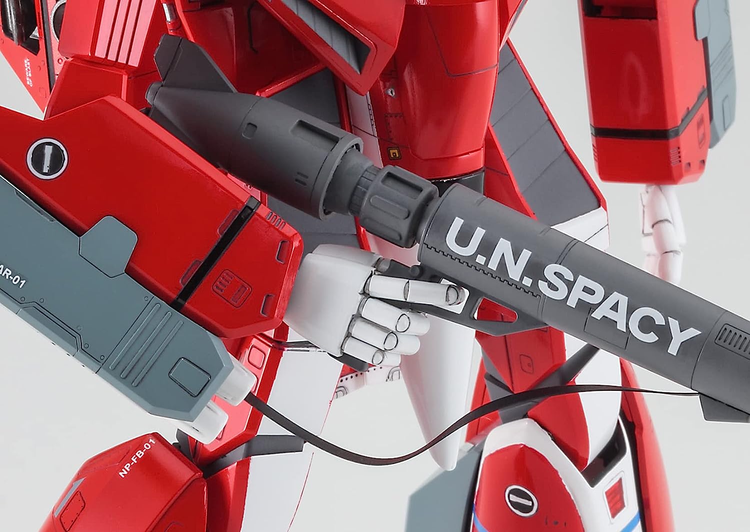 **MTS Toys**Hasegawa Macross 1/72 : VF-1J Super Battroid Valkyrie "Miria"