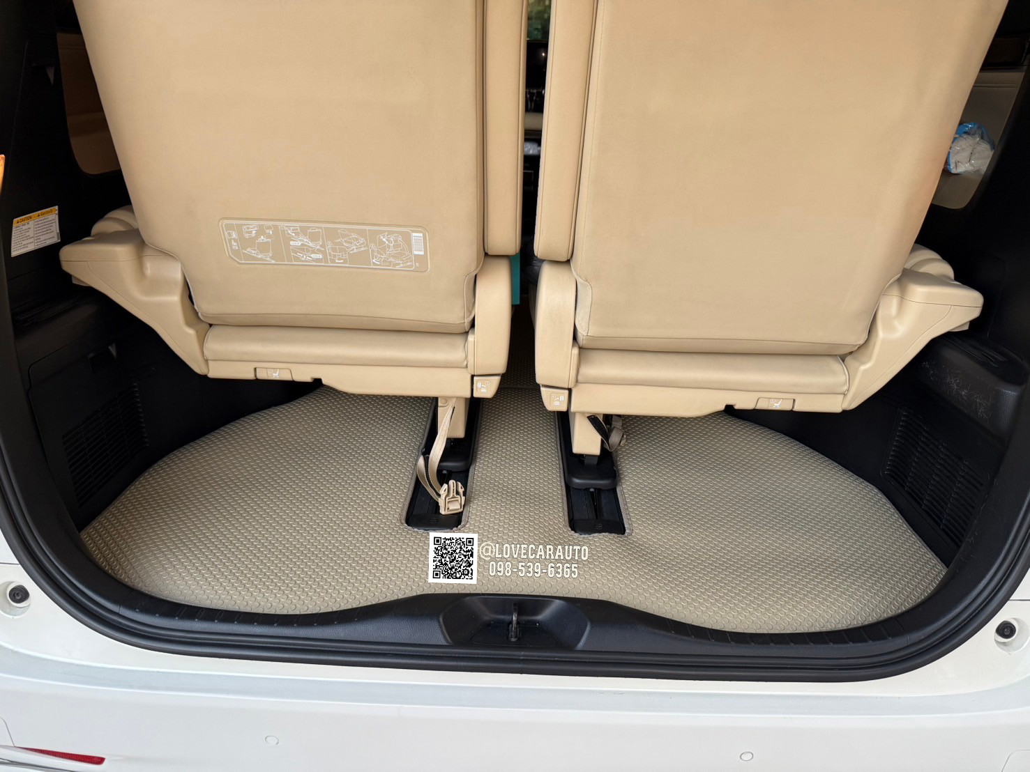 พรมปูพื้นรถตู้ toyota alphard กระดุมเล็กสีครีม