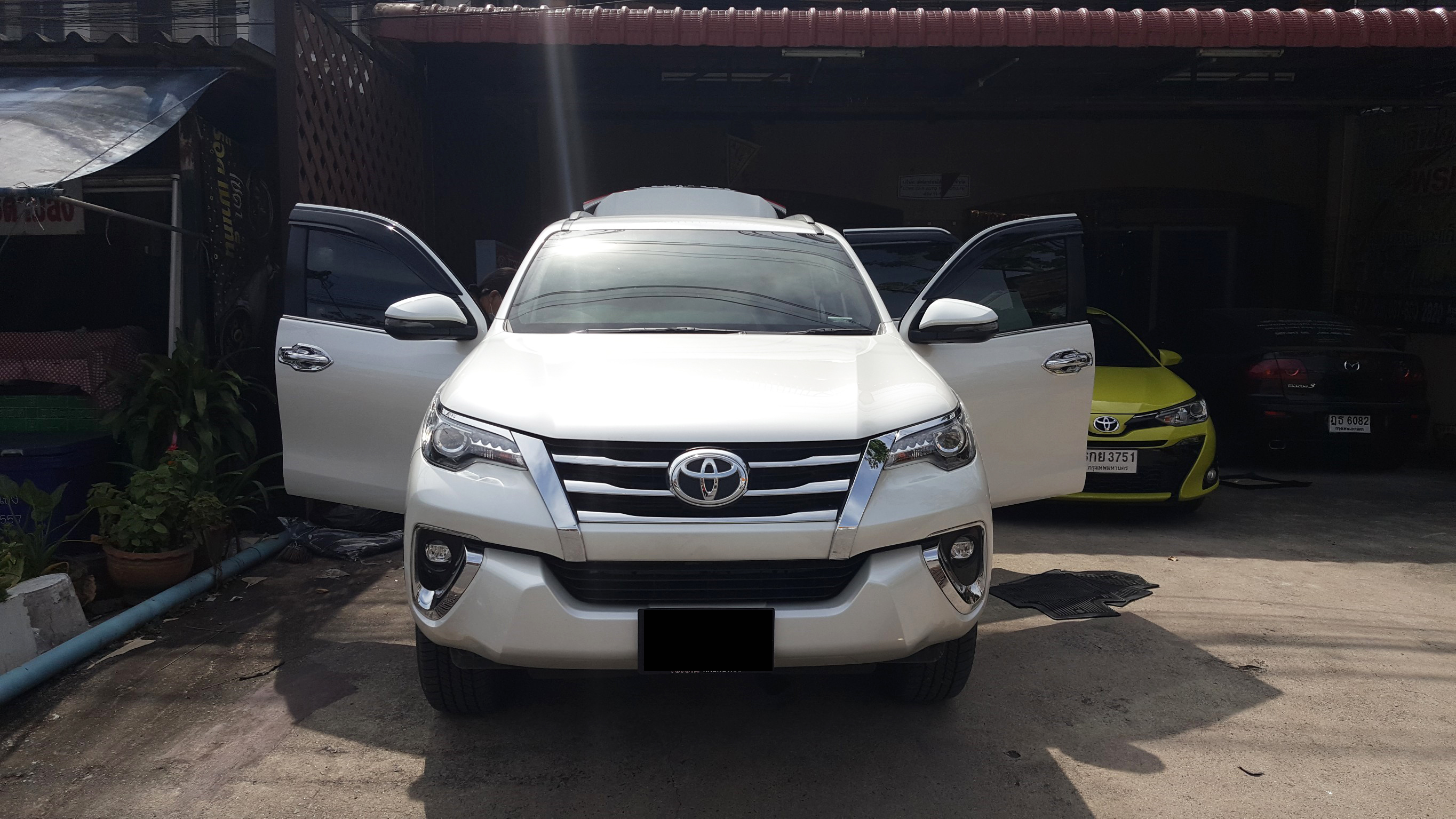 พรม6D Toyota Fortuner2017 สีน้ำตาลเข้ม