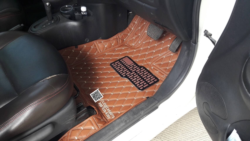 พรมปูพื้นรถยนต์ Niissan March สีน้ำตาลเข้ม