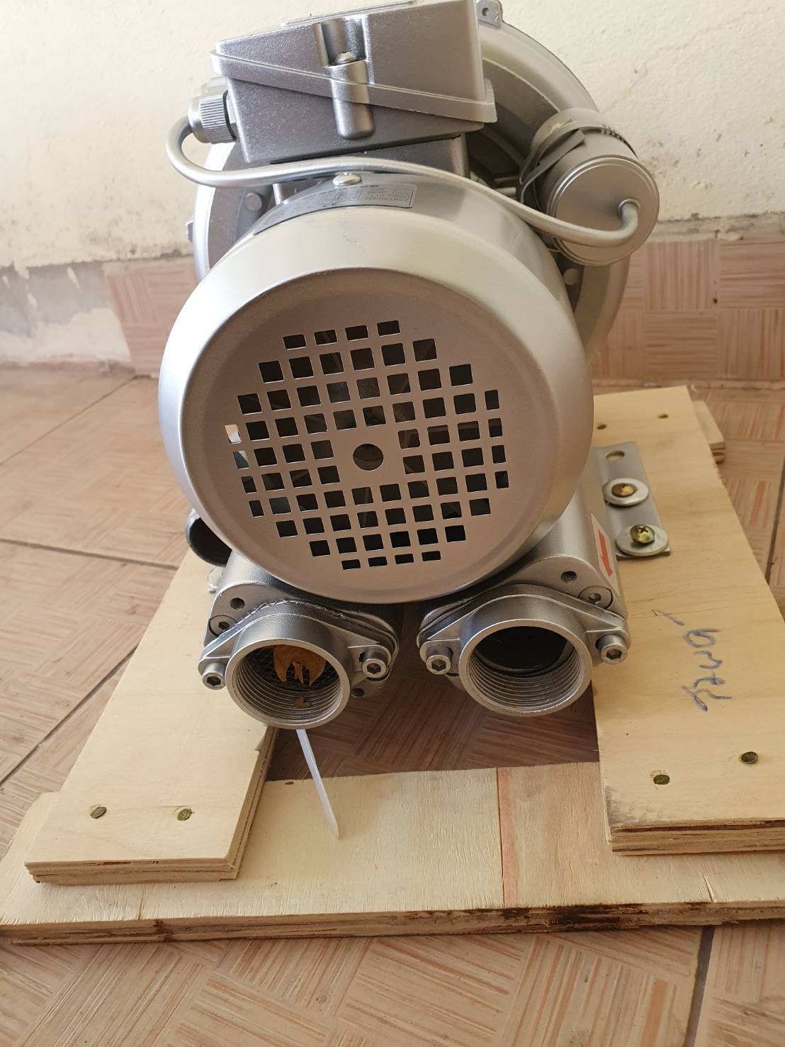 พัดลมโบรเวอร์เป่าอากาศ และ ดูดอากาศ Ring Blower JQT 340 220 V ขนาด 0.5แรงม้าใช้เติมอากาศในบ่อ เพาะเลี้ยงสัตว์น้ำ