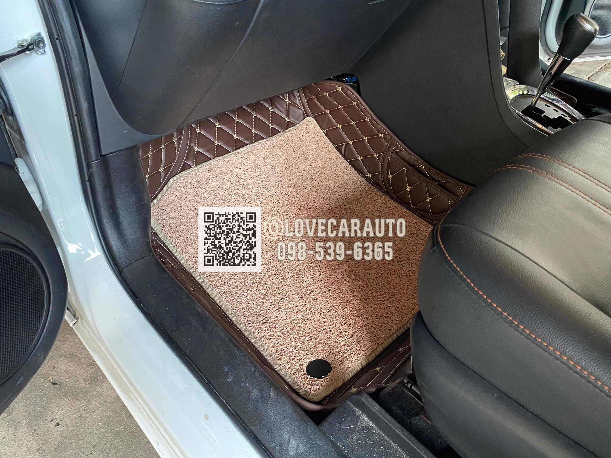 พรมปูพื้นรถยนต์ 7D Toyota sienta สีกาแฟ+ไวนิลครีม