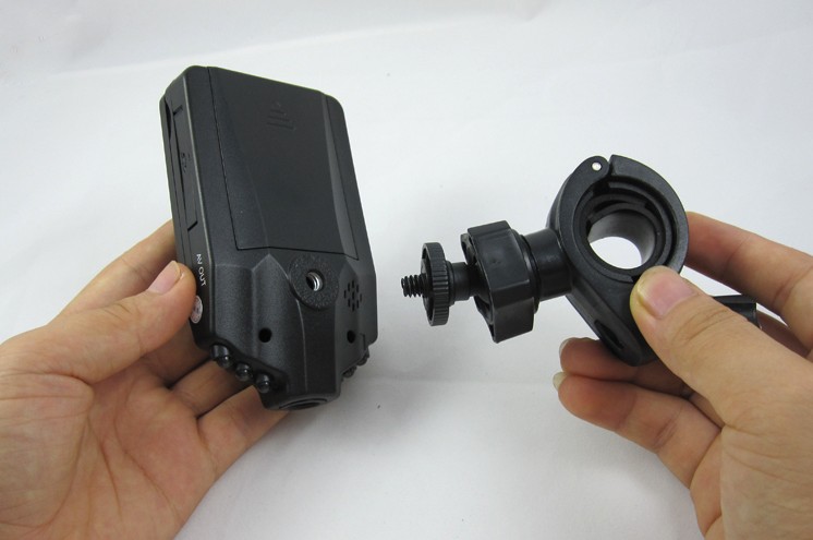 ขายึดกล้องติดรถยนต์ กับก้านกระจกมองหลัง แบบหัวเกลียว