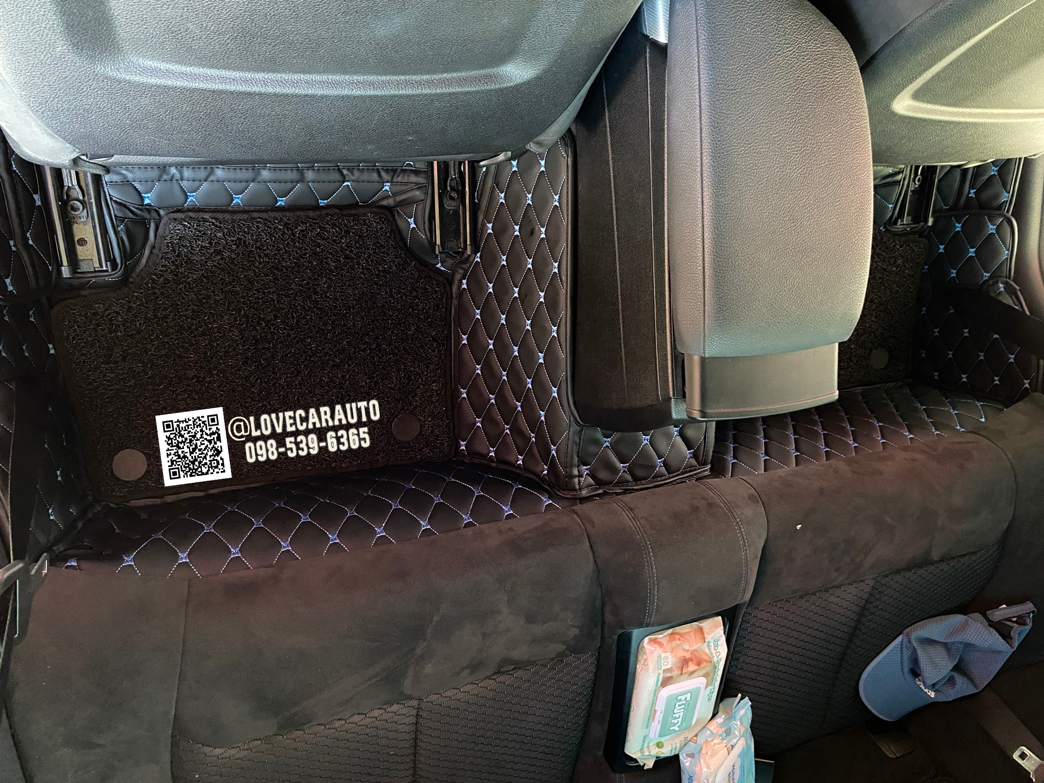 พรมปูพื้นรถยนต์ 7D Bmw 218i Coupe สีดำด้ายฟ้า +ไวนิลสีดำ