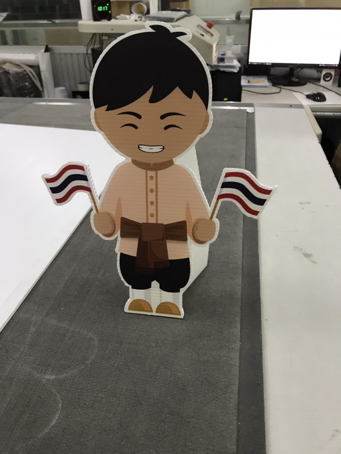 ป้ายสแตนดี้พีพีบอร์ด ตัวการ์ตูน แสดงความเป็นไทย