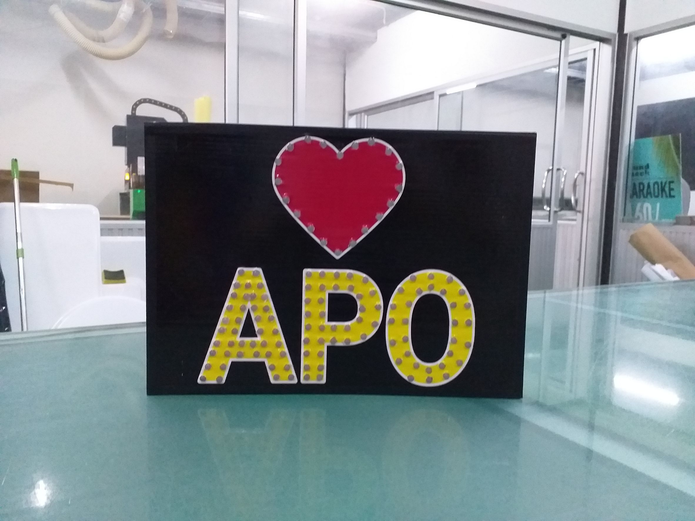 ป้ายไฟเชียร์ APO