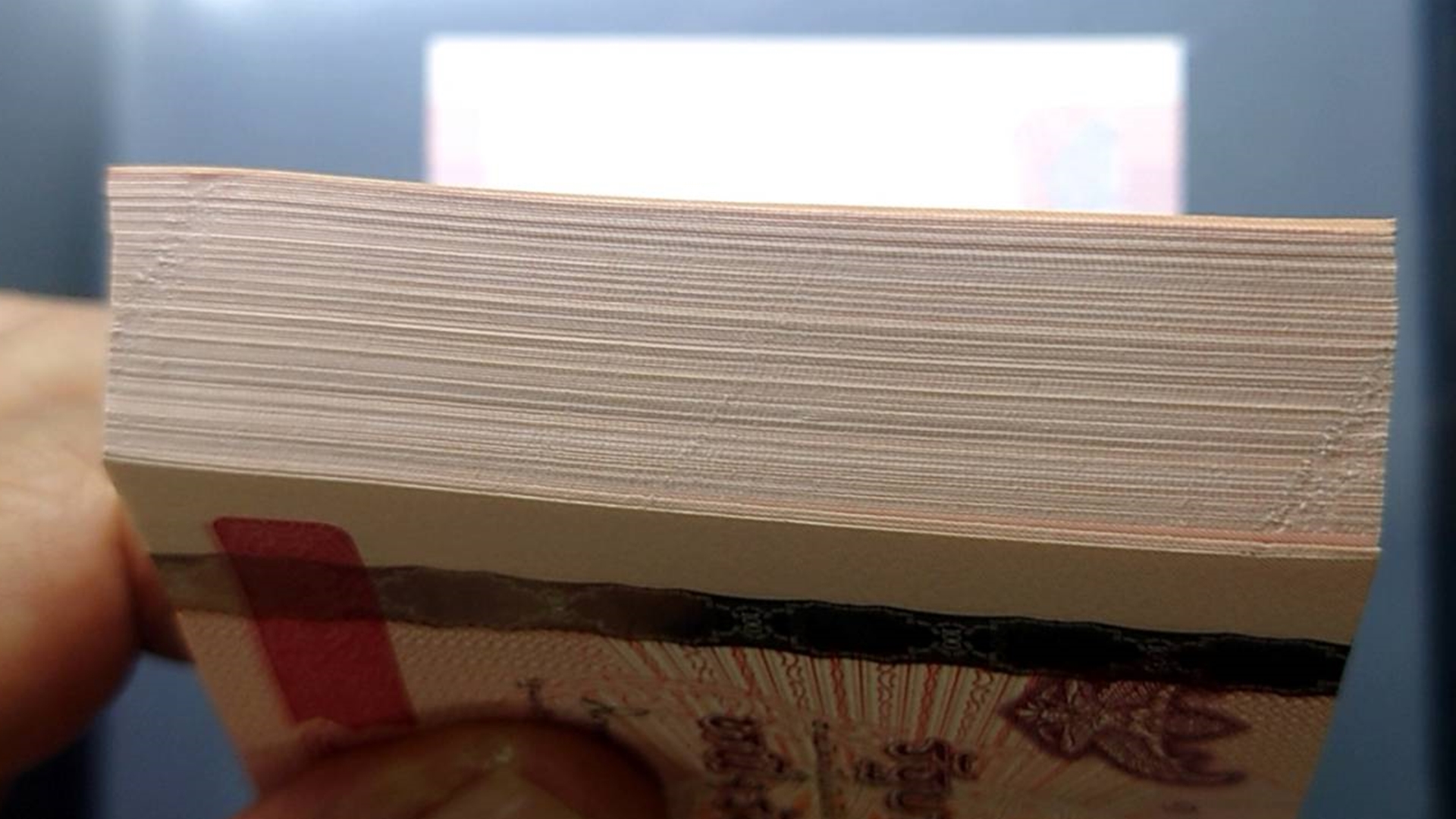 ธนบัตรยกแหนบ 100 ใบ เรียงเลข ธนบัตร 100 บาท แบบ 15 รุ่น 2 (เลิกทาส) ไม่ผ่านใช้ เลขสวย 9หน้า 9 หลัง