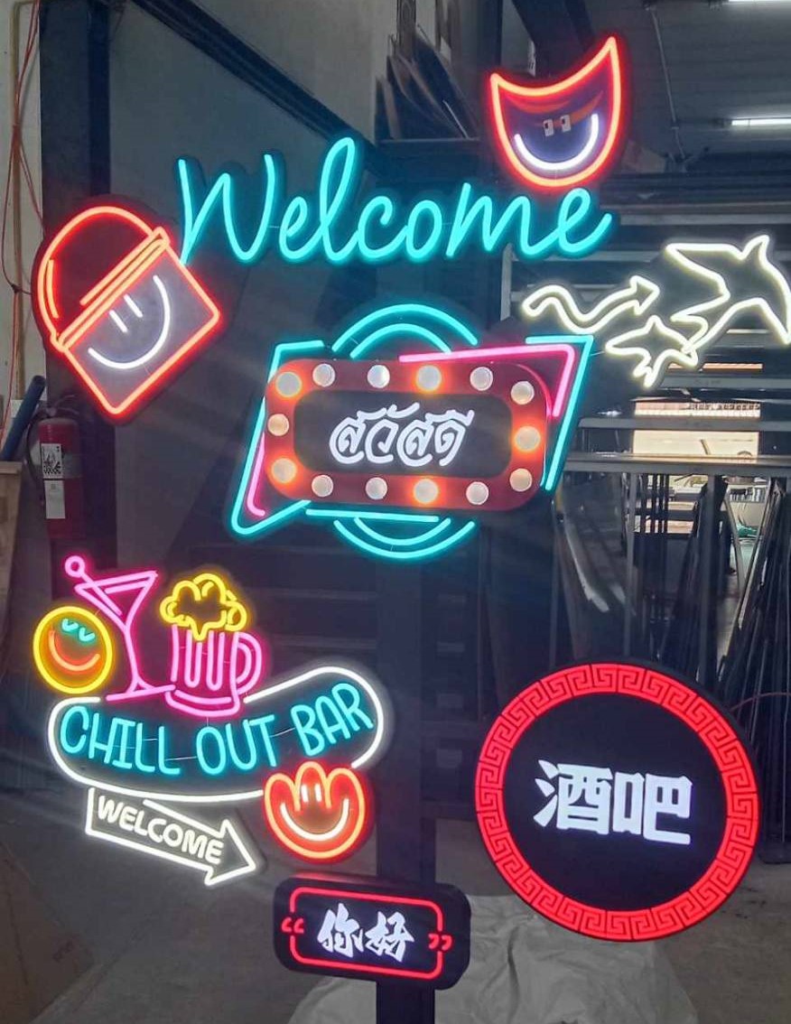 ป้ายไฟตกแต่งแนว Neon Mix “Chill Out Bar + Welcome” | ป้ายไฟนีออนหลากภาษาหลากสไตล์ สีสันสดใส ตกแต่งร้าน-งานอีเวนต์ให้มีชีวิต