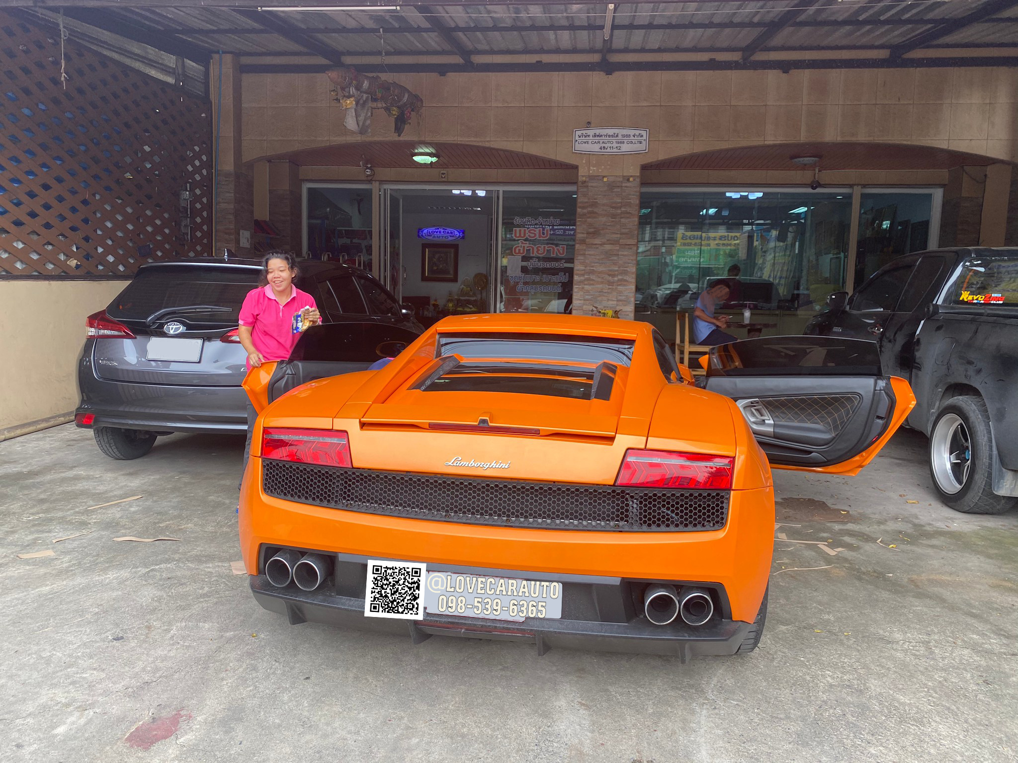 พรมปูพื้นรถยนต์ 6D Lamborghini Gallardo สีดำล้วน