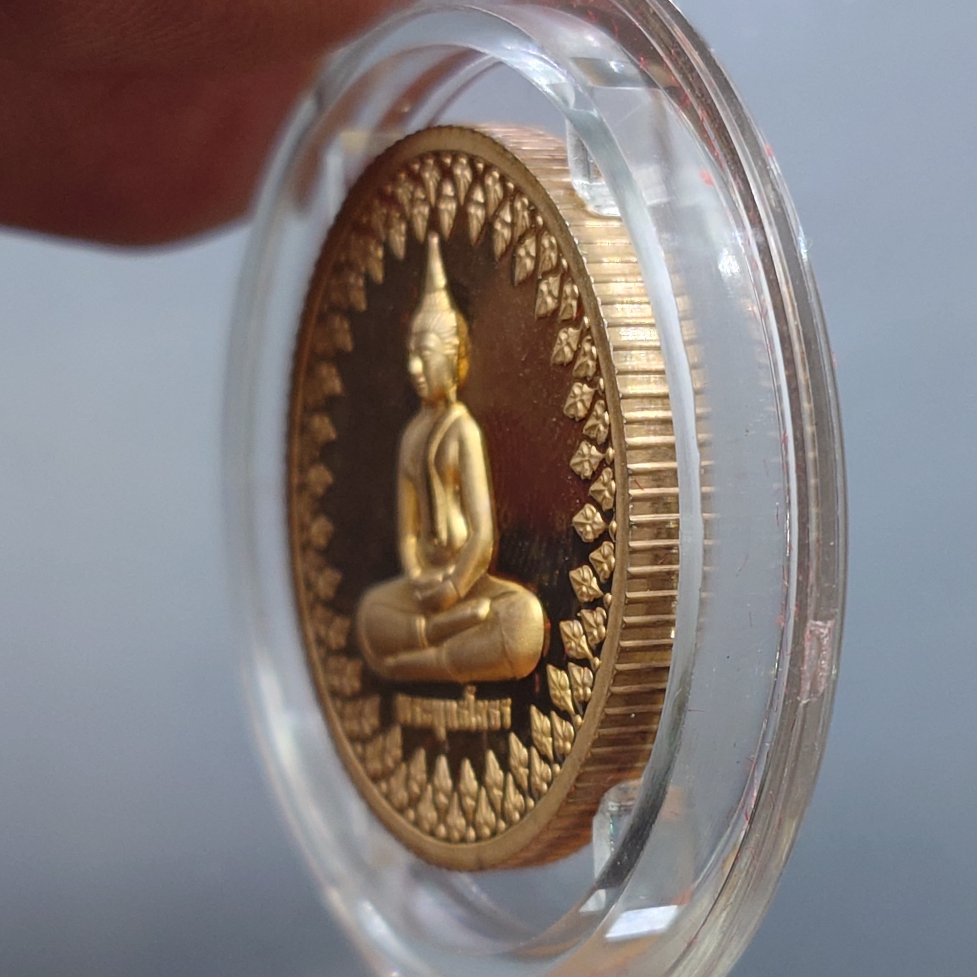 พระพุทธโสธร หลัง ภปร. เนื้อทองแดงนอก รุ่นสมโภชพระอุโบสถเฉลิมพระเกียรติ วัดโสธรวราราม พ.ศ.2550 พร้อมกล่องเดิม