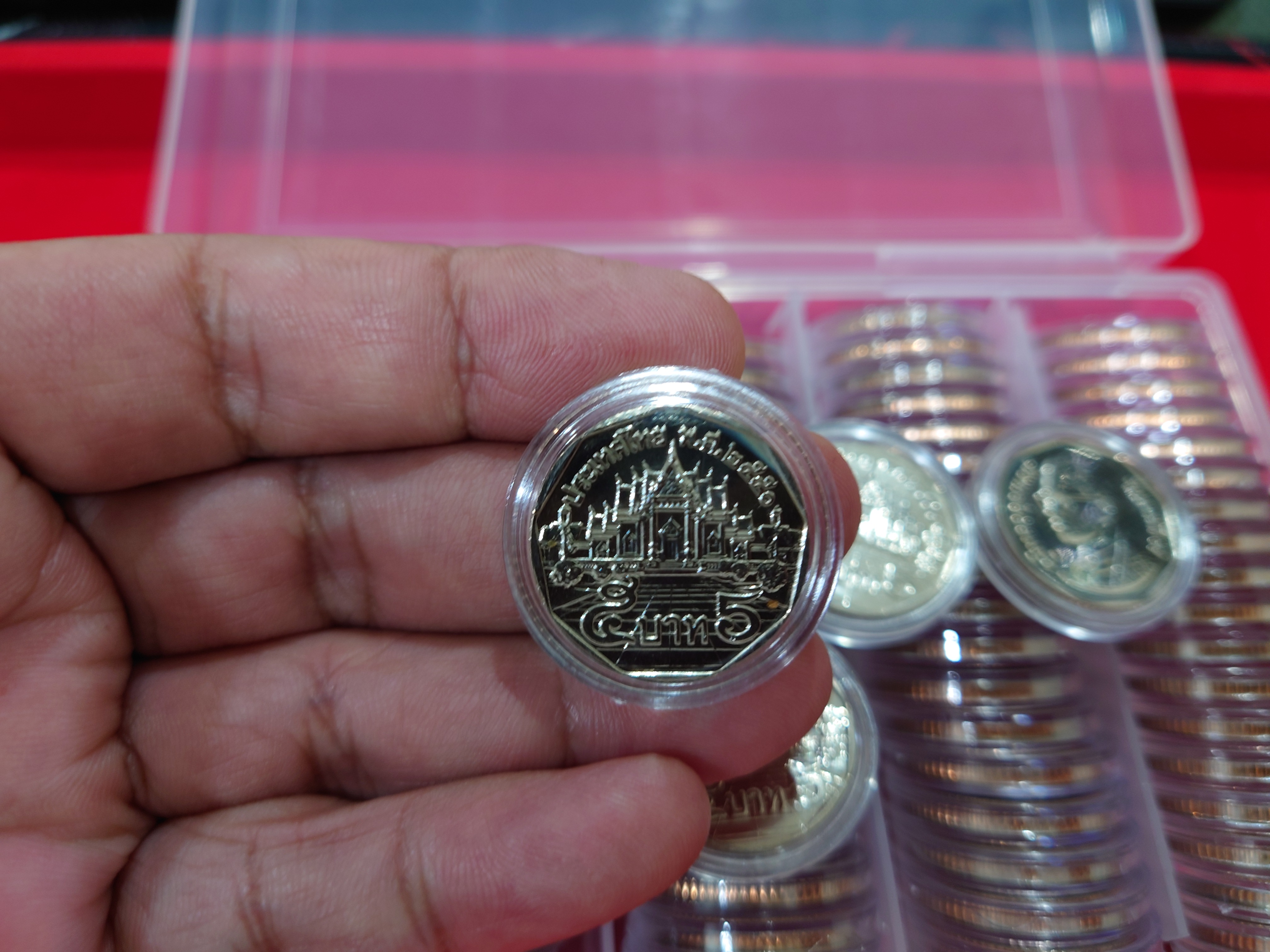 (เหรียญยกกล่อง 100 เหรียญ พร้อมตลับ) เหรียญ 5 บาท หมุนเวียน ปี พ.ศ.2550 ไม่ผ่านใช้