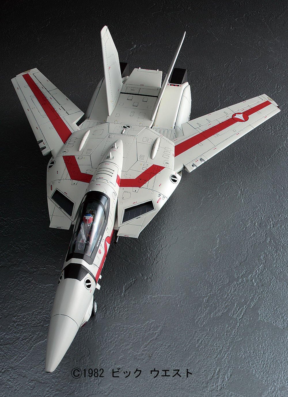 **MTS Toys**Hasegawa Macross 1/48 : VF-1J/A Valkyrie Vermilion Squadron