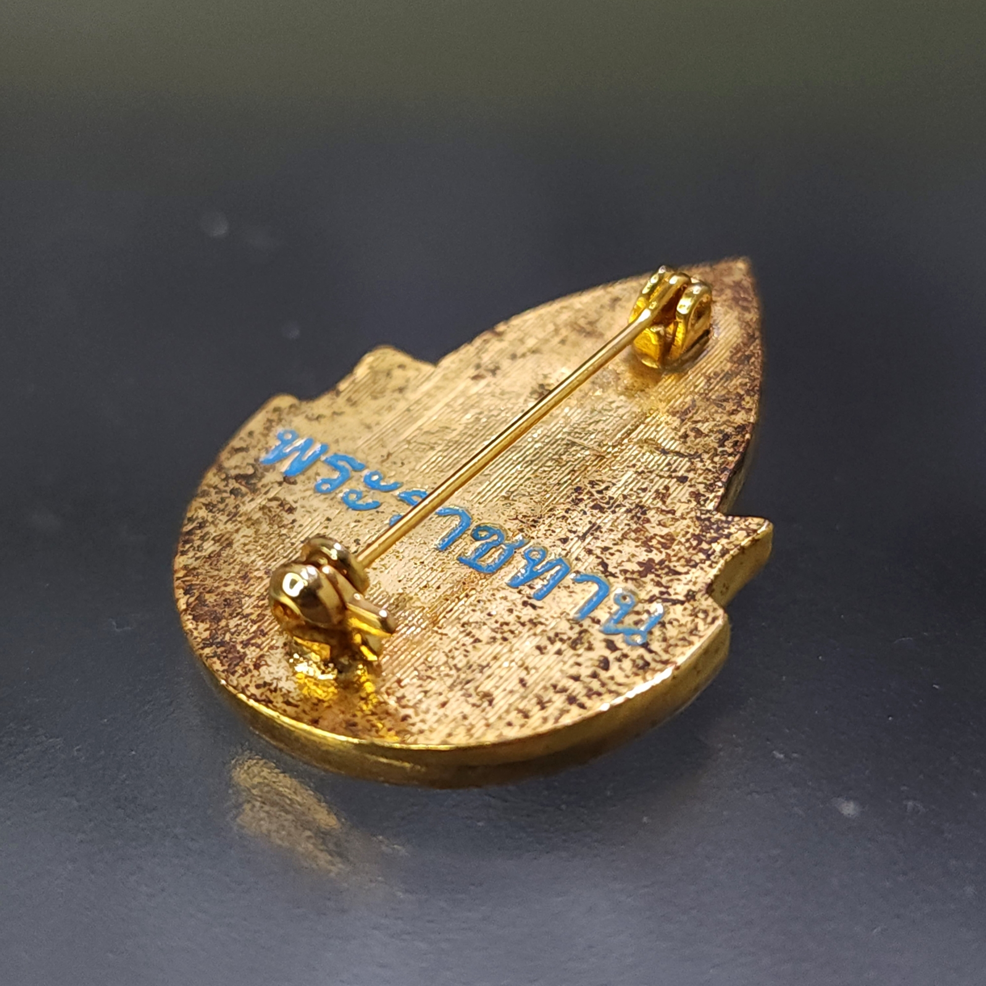 เข็มกลัด เข็มพระราชทาน ราชินี ฉลองครบ 72 พรรษา 2547