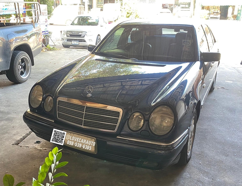 พรมปูพื้นรถยนต์ Benz E230 W210 กระดุมเล็ก pvc แท้ เทา