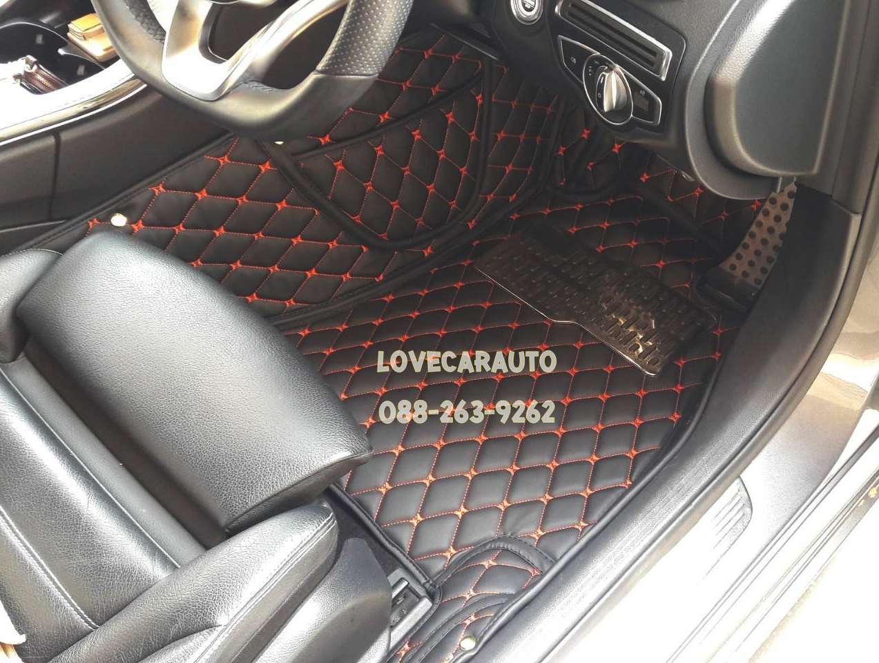 พรมปูพื้นรถยนต์ Benz C220d W205 สีดำด้ายแดง