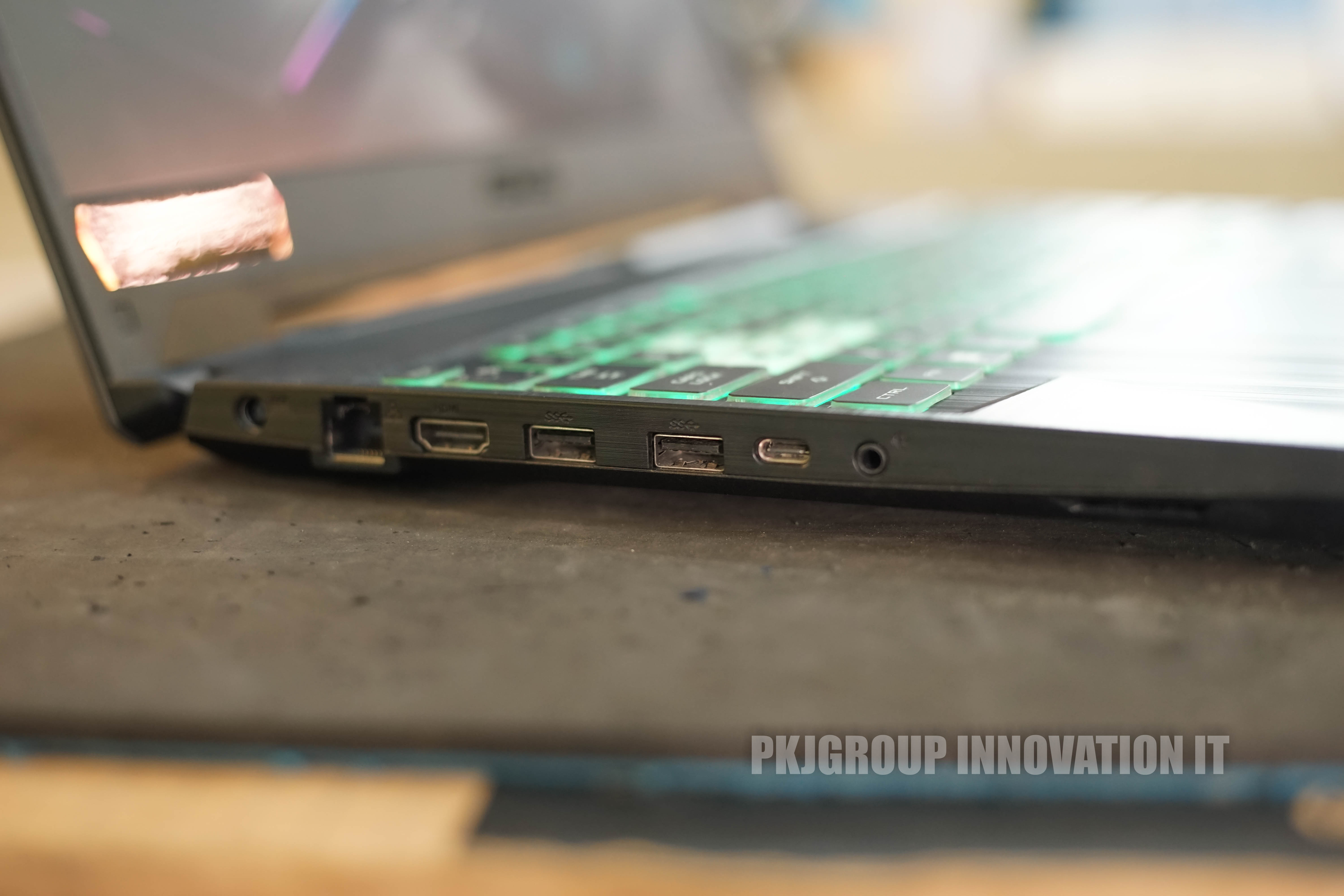 โน๊ตบุ๊คเล่นเกมมือสอง Asus TUF FX506HC-HN111W i5-11400H RAM 8 GB M.2 512 GB RTX3050