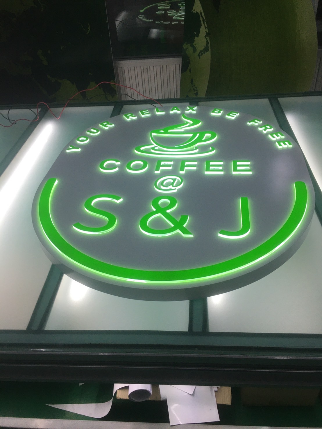 ป้ายตัวอักษรแอลอีดีไฟออกหน้า งานCoffee @S&J