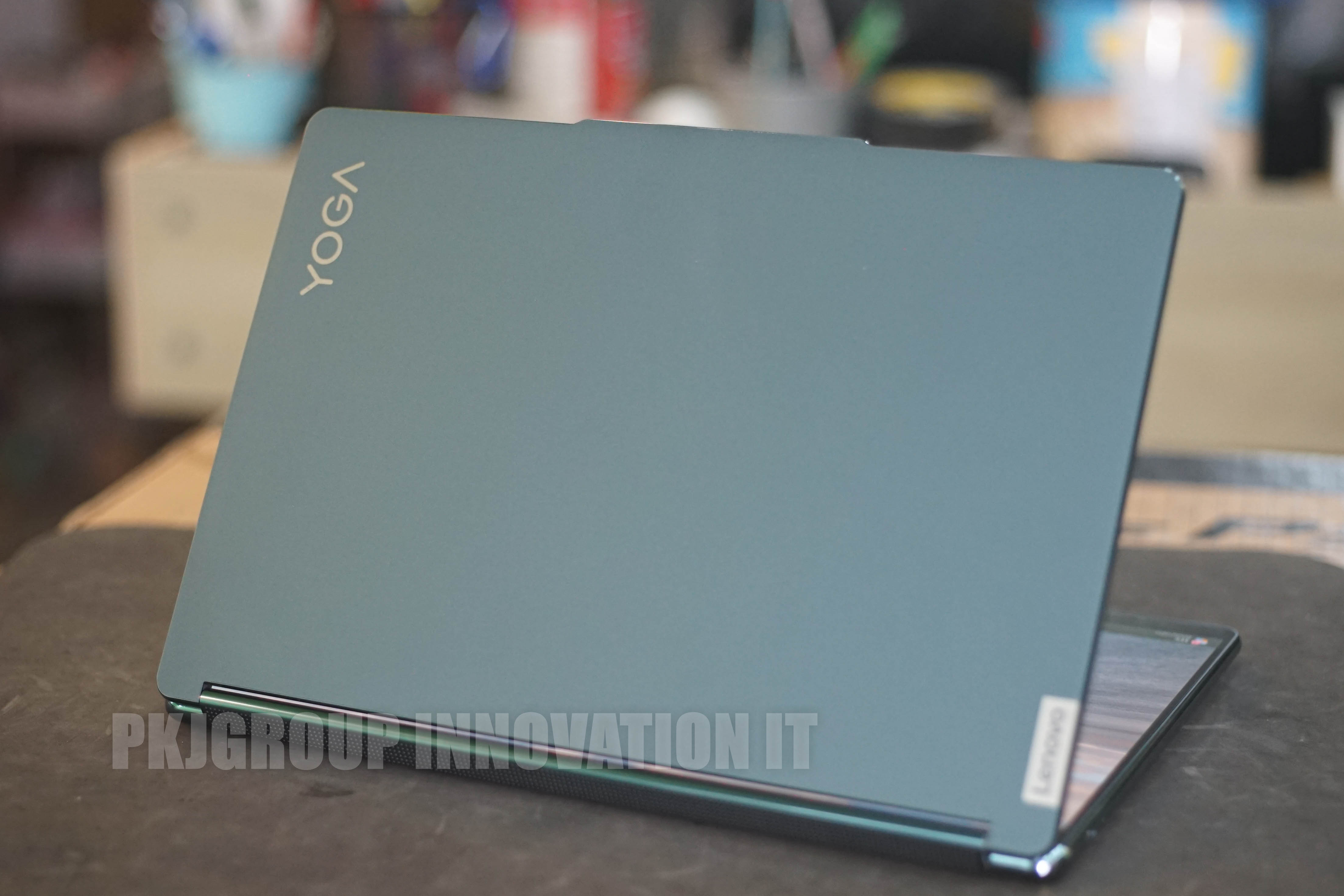 โน๊ตบุ๊คทำงานจอสัมผัสคู่มือสอง Lenovo Yoga book 9 13IRUB 82YQ000PTA i7-1355U RAM 16 GB M.2 1 TB