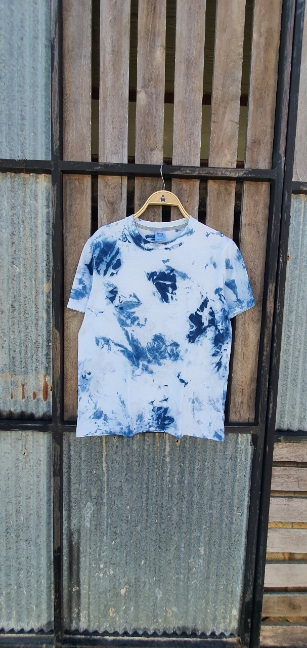 เสื้อยืดมัดย้อม ไวท์แบลค