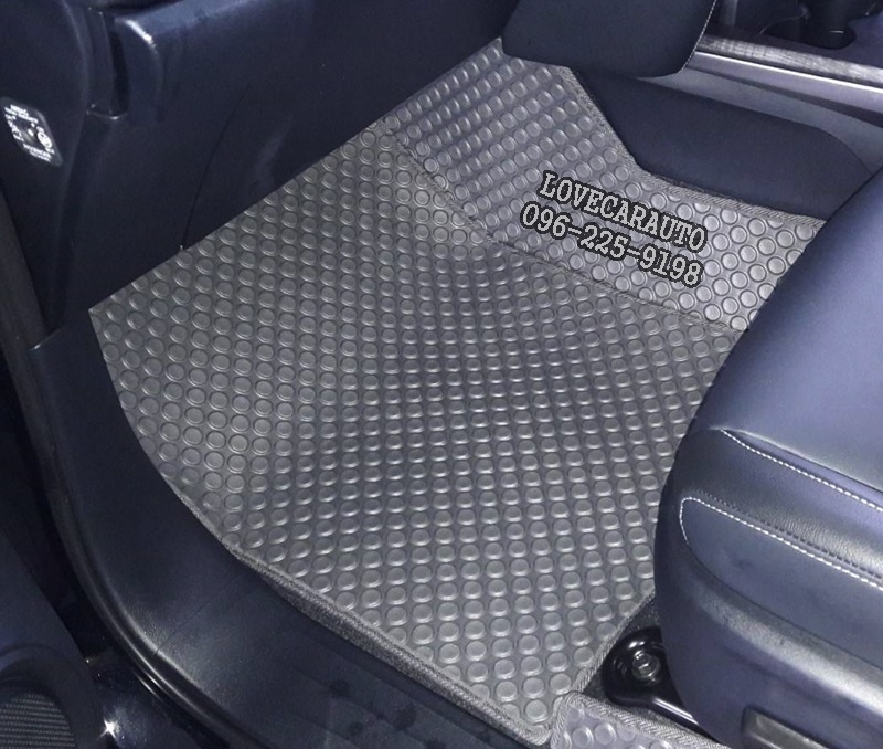 ผ้ายาง ปูพื้น Toyota Fotuner 2020 กระดุมสีเทา