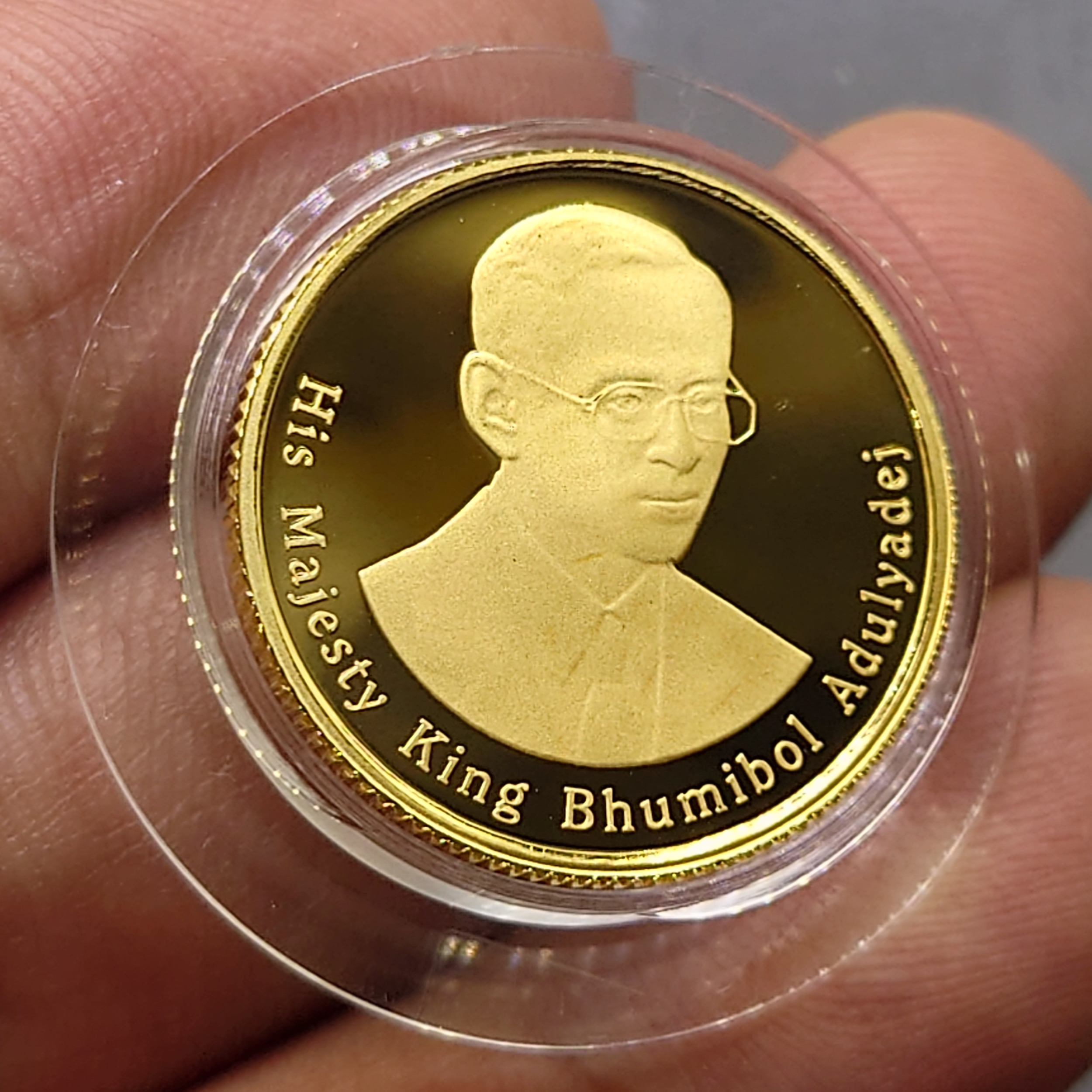 เหรียญทองคำขัดเงา (ทอง 99.9%) เหรียญ 2000 บาท ที่ระลึก ช้างไทย (ช้างแม่ลูก) พร้อมกล่องเดิม สร้างน้อย หายาก พ.ศ.2558