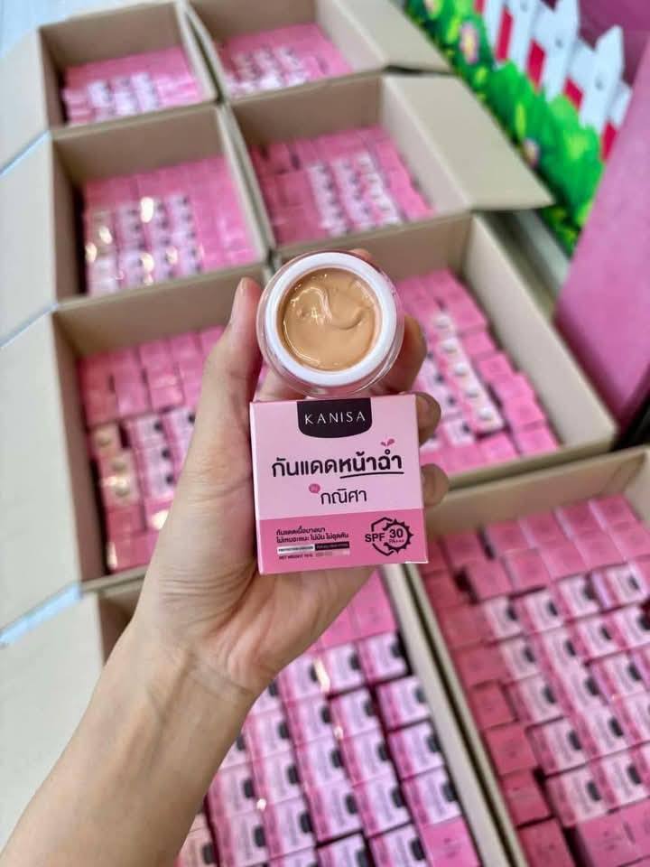 กณิศา (5กรัม/10กรัม) กันแดดหน้าฉ่ำ Kanisa Nah Cham Cc Sunscreen SPF30 PA+++