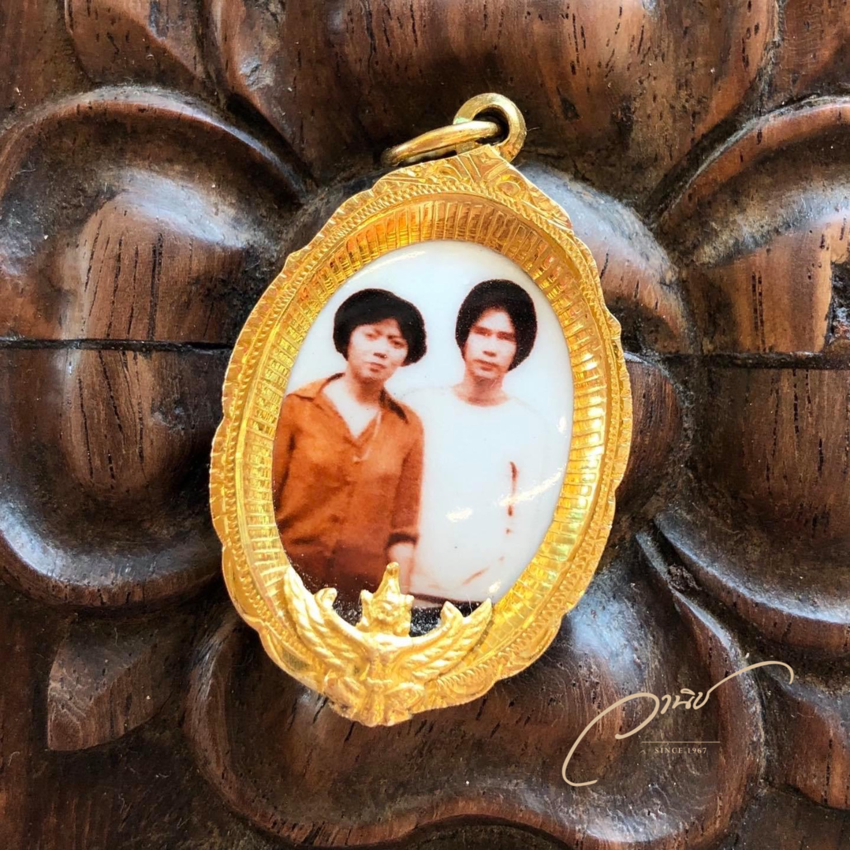 ล็อกเก็ตรูปพ่อแม่ เลี่ยมกรอบทองคำรุ่นเก่า งานพรีเมี่ยม (Gold Locket By WANICH)