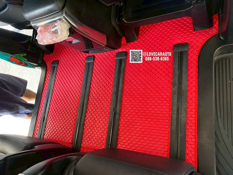 พรมรถตู้ Toyota Vellfire 30 ปี 2019 กระดุมสีแดง