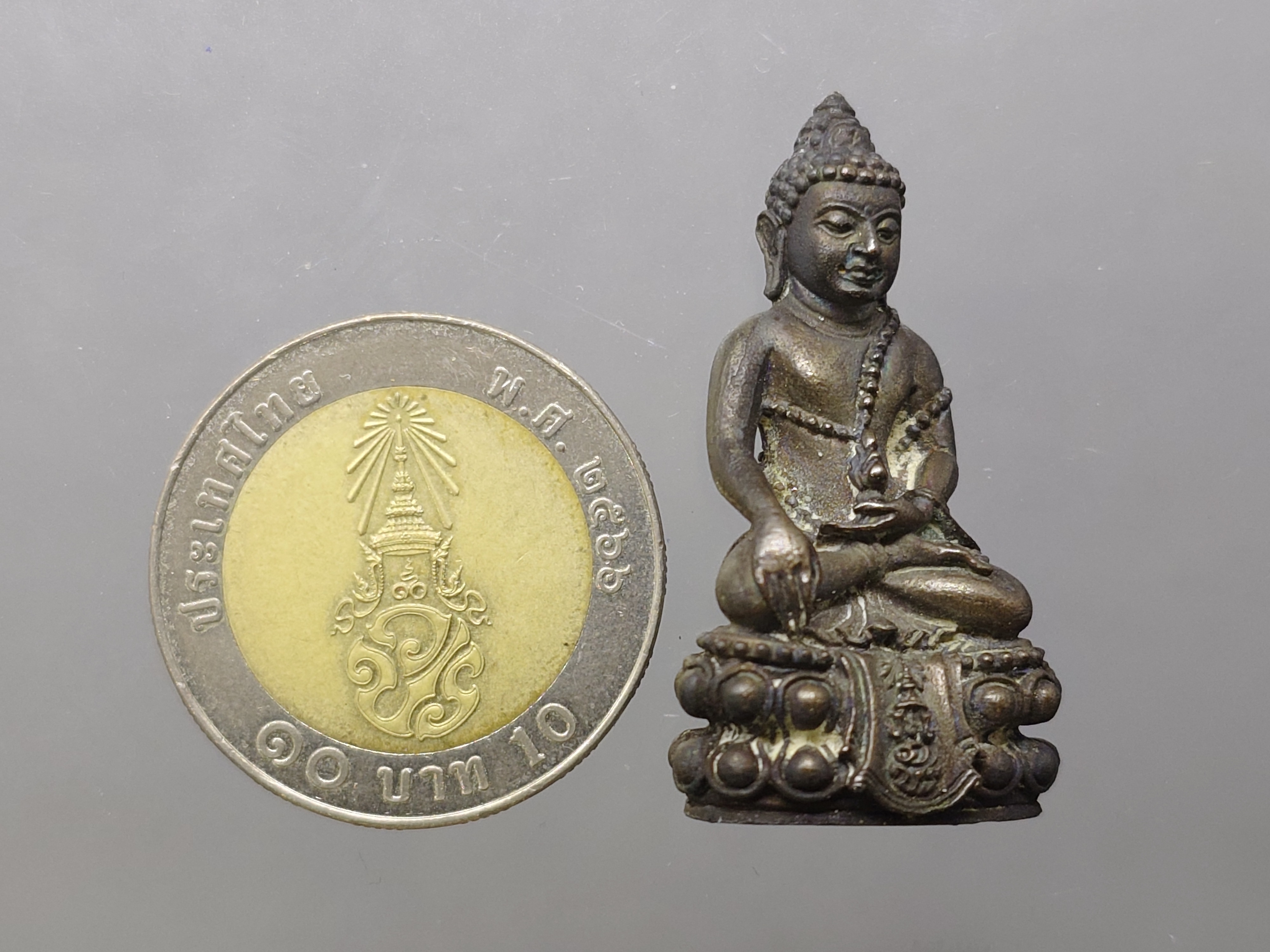 พระกริ่งคุ้มเกล้า หน้าไทย เนื้อนวะโลหะ หายาก พ.ศ.2522 พร้อมกล่องเดิม สภาพสวย หายาก รับประกันแท้