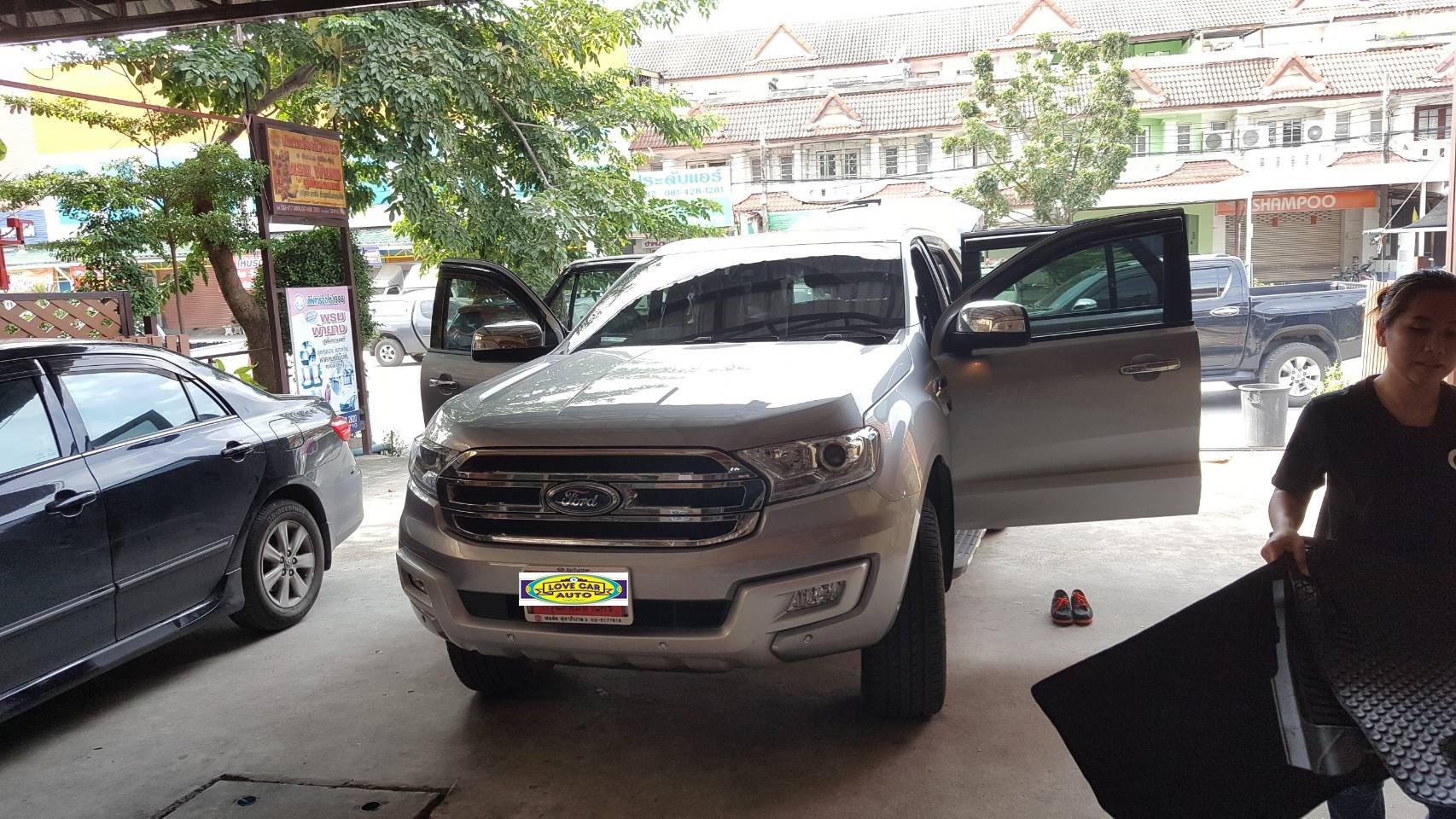 พรมปูพื้นรถยนต์ ford Everest