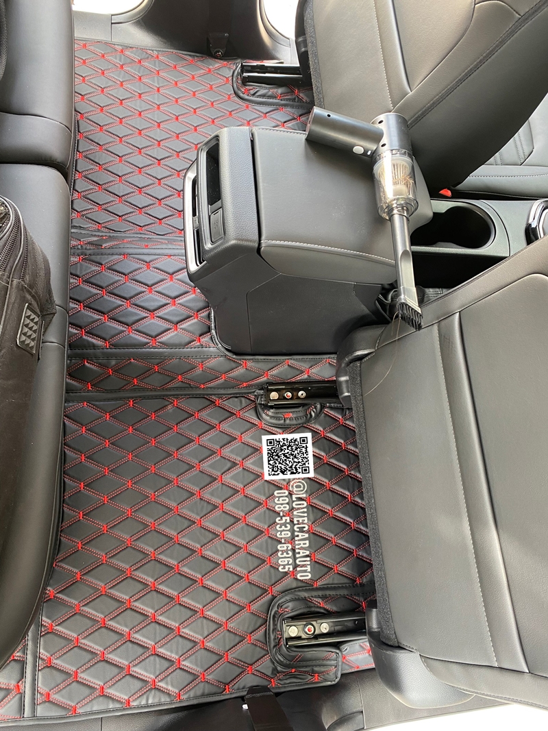 พรมปูพื้นรถยนต์ Isuzu D max 4Door 2023 VVIPด้ายคู่สีดำด้ายแดง