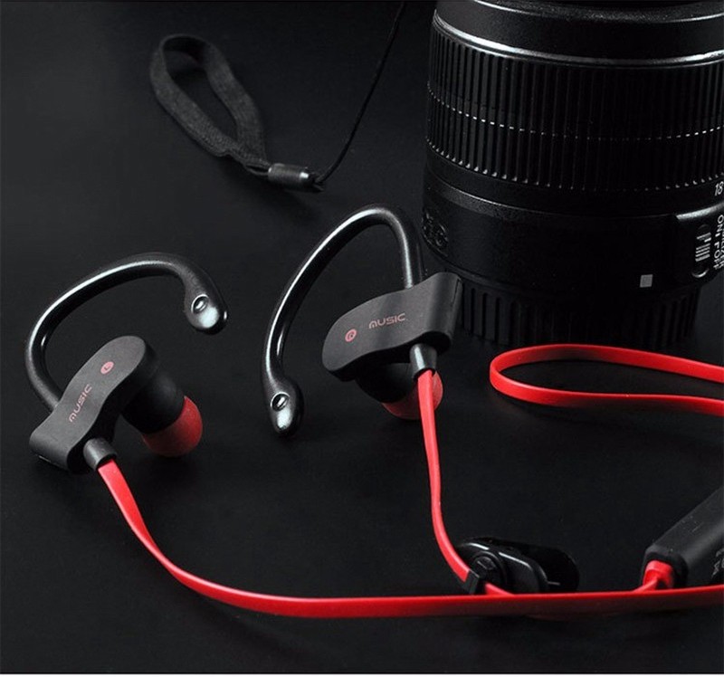 LEORY หูฟังบลูทูธ Sport Bluetooth Headphone (Red)
