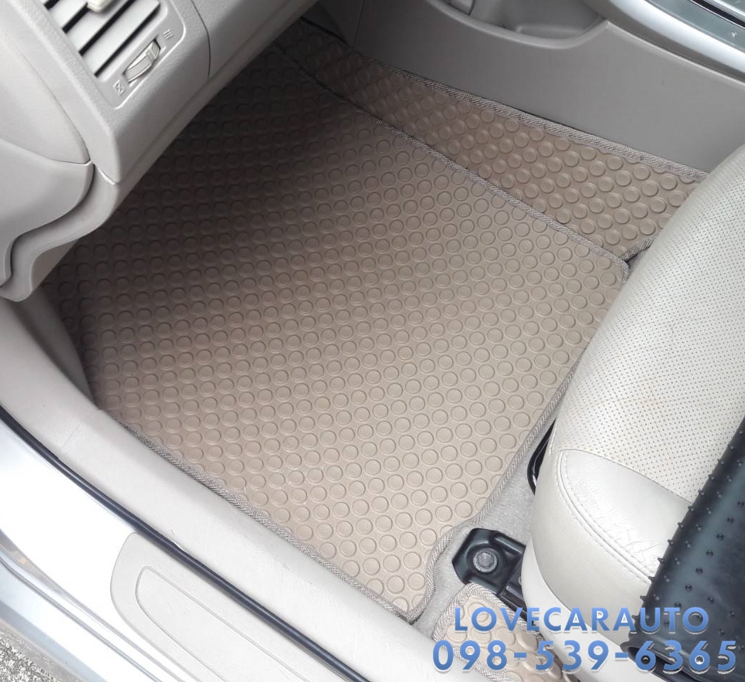 พรมรถยนต์ toyota Altis 2014 กระดุมครีม