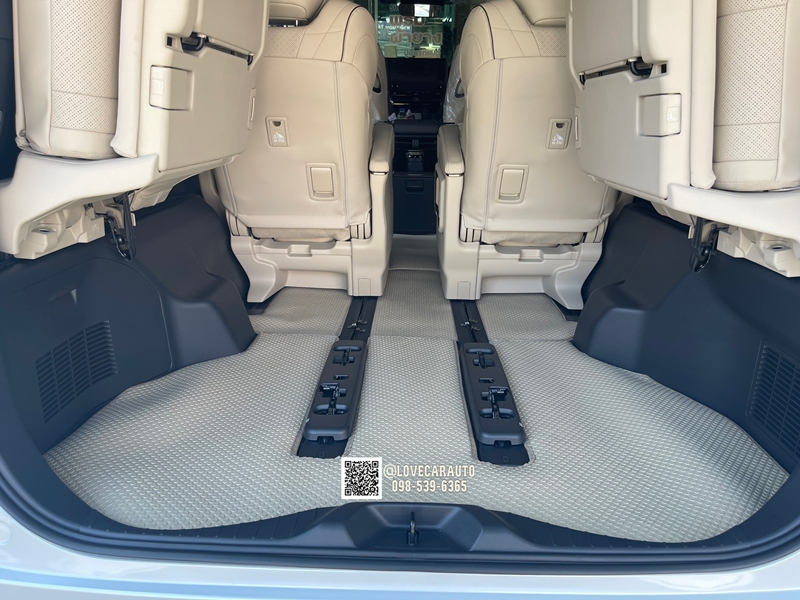 พรมรถตู้ Toyota Alphard 2024 กระดุมเล็กสีครีม
