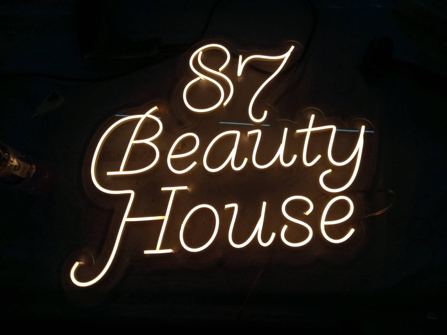 ป้ายไฟLEDนีออนเฟล็ค งาน87 BEAUTY HOUSE