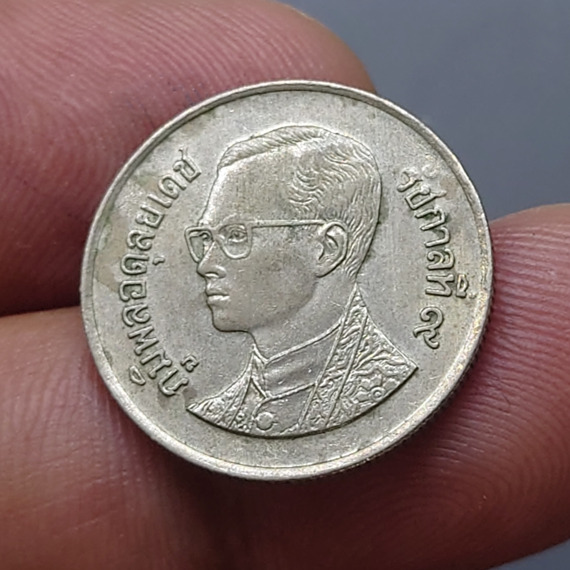 ชุดคู่ เหรียญ 1 บาท หมุนเวียน "ช่อฟ้าสั้น - ช่อฟ้ายาว" พ.ศ.2529 ผ่านใช้งานน้อย สภาพสวย