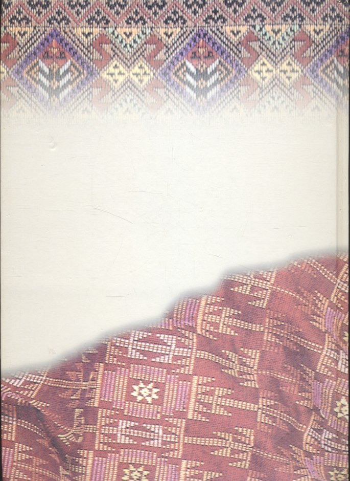 งามอย่างไทย งามวิไลผ้าไทยตระการ ที่ระลึกการจัดกิจกรรมเนื่องในวันสตรีสากลประจำปี 2546 จังหวัดเชียงราย