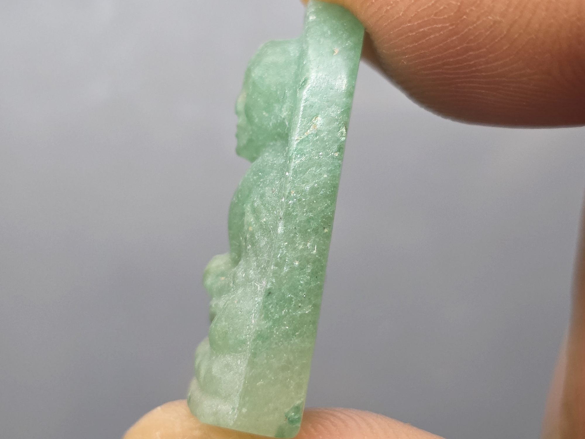 หลวงปู่ทวดหยก พิมพ์พระรอด หลังฝังหมุดทองคำแท้ วัดพะโคะ สมาคมชาวเพชรบุรีสร้าง ปี2543 พร้อมกล่องเดิม