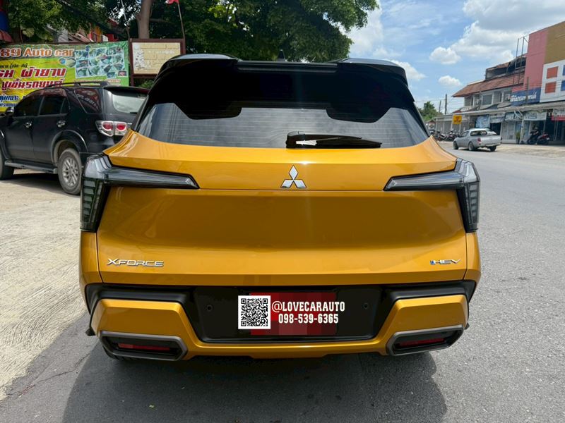 พรมปูพื้นรถยนต์6D Mitsubishi Xforce HEV สีดำด้ายดำ