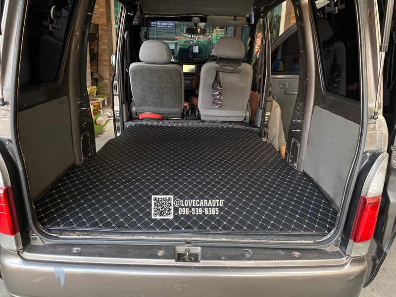 พรมปูพื้นรถยนต์6D Daihatsu hijet cargo สีดำด้ายทอง