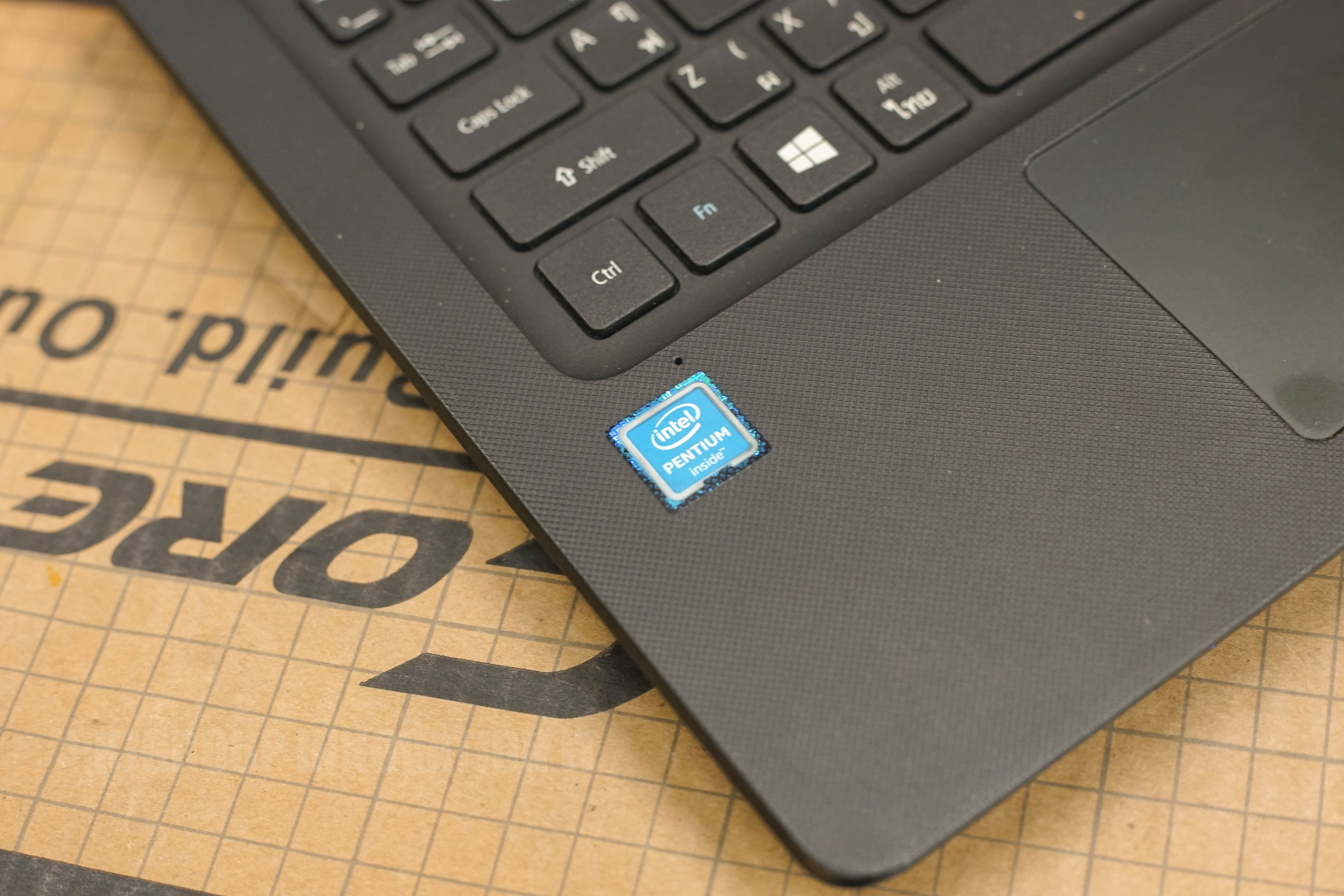 โน๊ตบุ๊คทำงานมือสอง Acer Aspire ES1-432-P4ZG pentium N4200 RAM 4 GB SSD จอมีไบร์ท