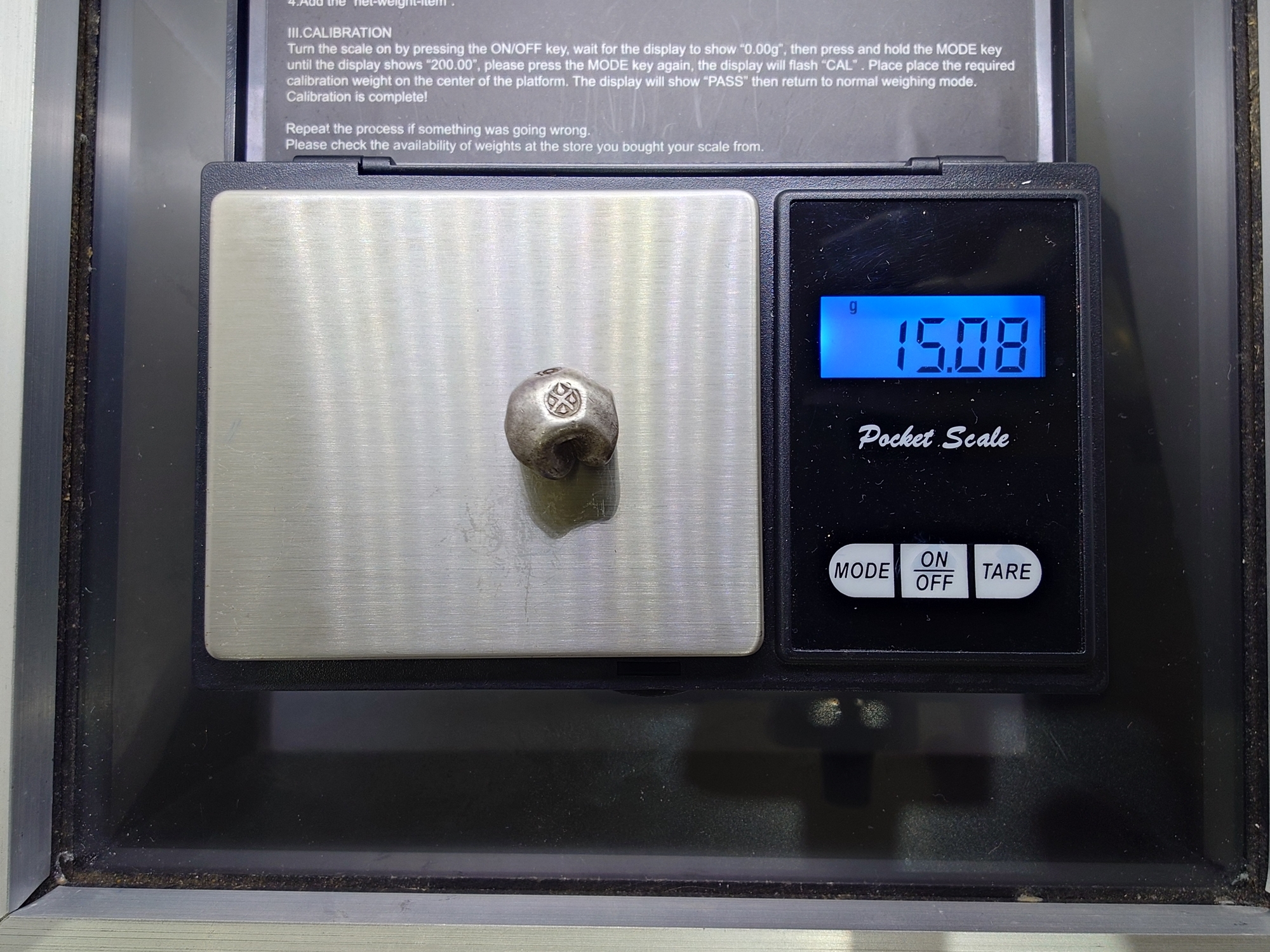 พดด้วง ขนาด 1 บาท ตราครุฑ - พระแสงจักร สมัยรัชกาลที่ 2 สภาพสวย