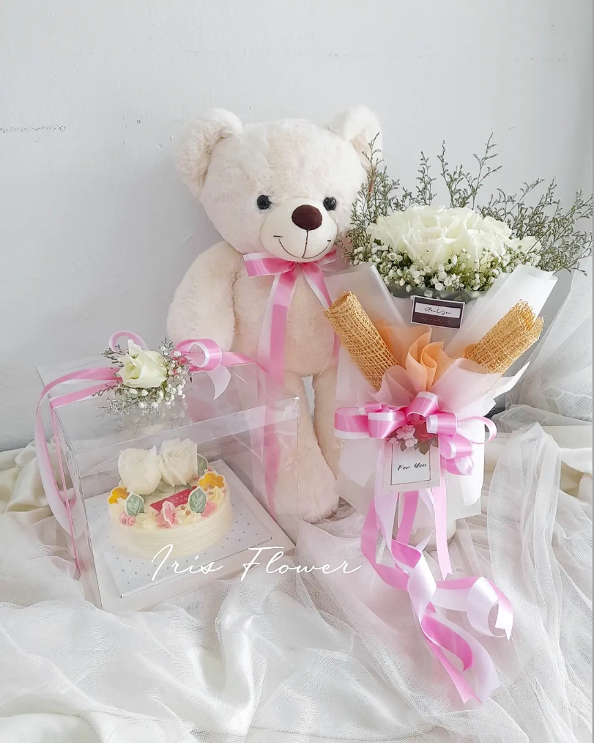 ็็HBD Set ช่อดอกกุหลาบ เค้ก และตุ๊กตา