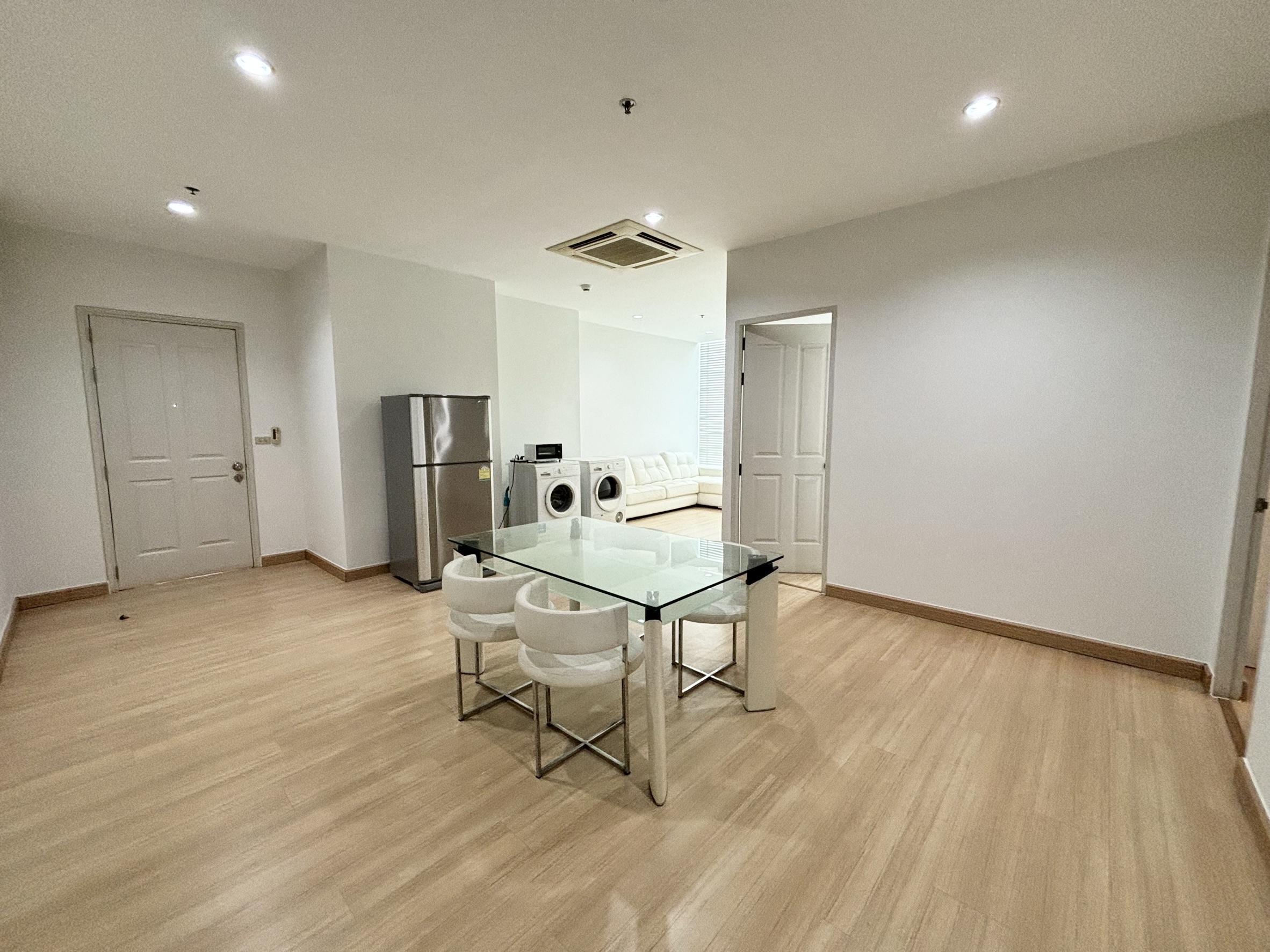ขาย คอนโด Sale Condo บ้านสาทร เจ้าพระยา Baan Sathorn Chaophraya ห้องมุม 80 ตรม วิวเมือง ใกล้ ไอคอนสยาม Iconsiam บีทีเอส สะพานตากสิน ถ.เจริญนคร คลองสาน กรุงเทพ