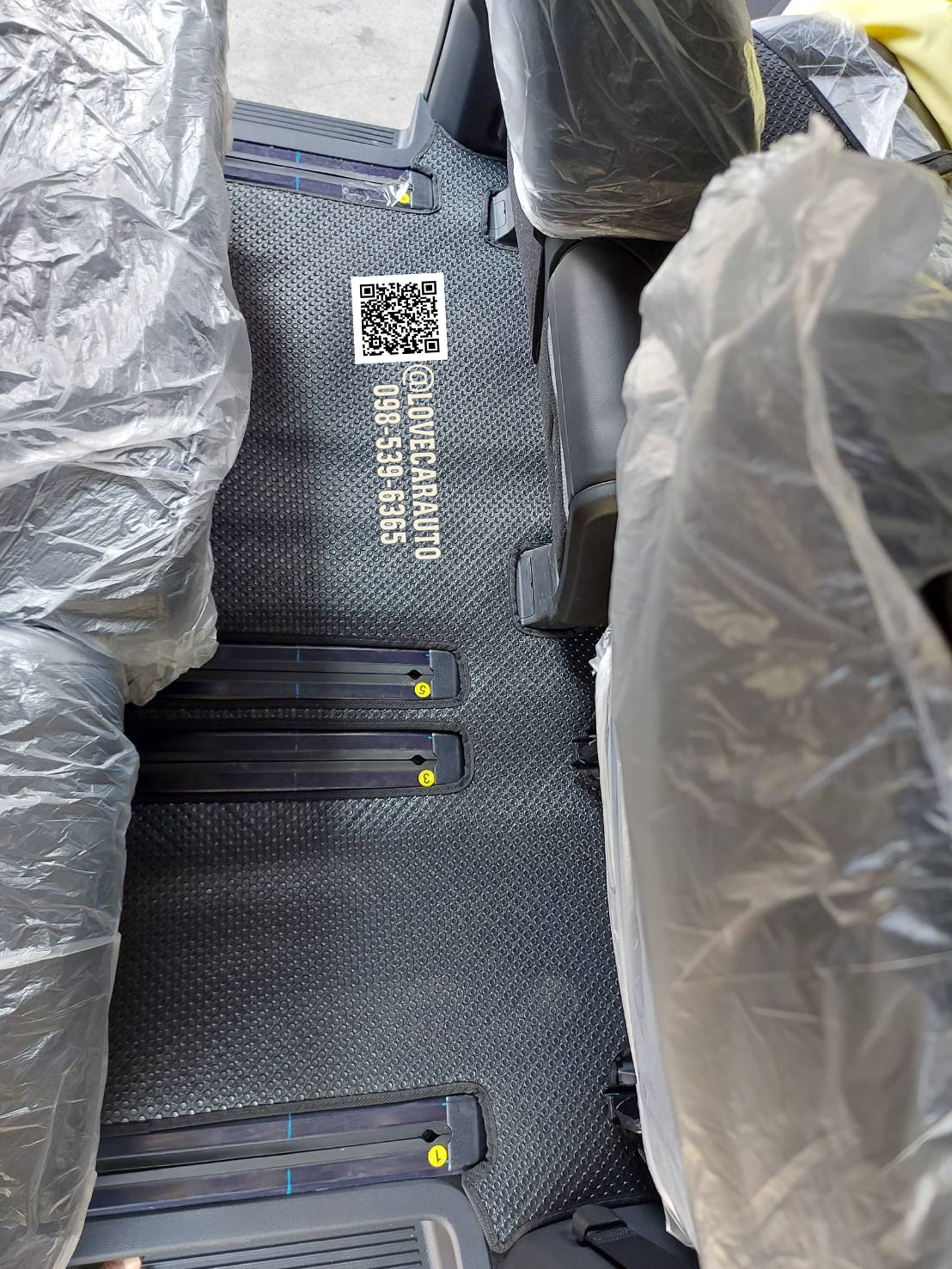 ผ้ายางPvcกระดุม hyundai Staria กระดุมเล็กสีดำ 11 ที่นั่ง 4