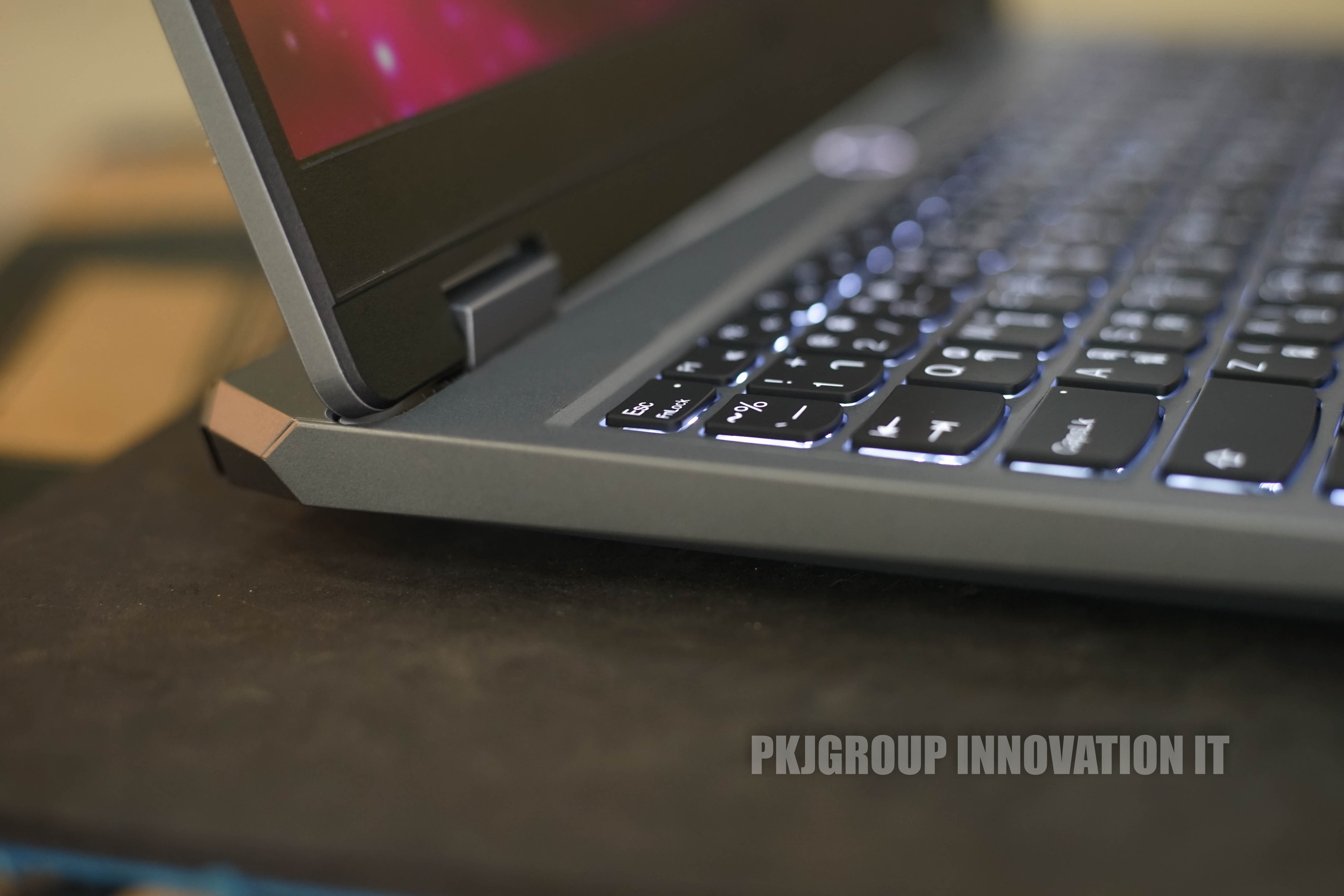 โน๊ตบุ๊คเล่นเกมมือสอง Lenovo LOQ 15ARP9 R7 7435HS RAM 24 GB M.2 512 GB RTX4050 ประกันยาวเกือบ 2 ปี