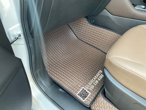 ผ้ายางลายลูกศร สีน้ำตาล Isuzu Mu X 2023