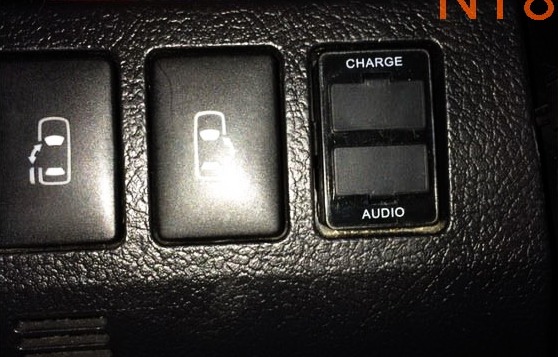 ช่อง USB Charger&Audio สำหรับ Toyota Vios / Yaris / Altis / REVO / New Fortuner / Camry