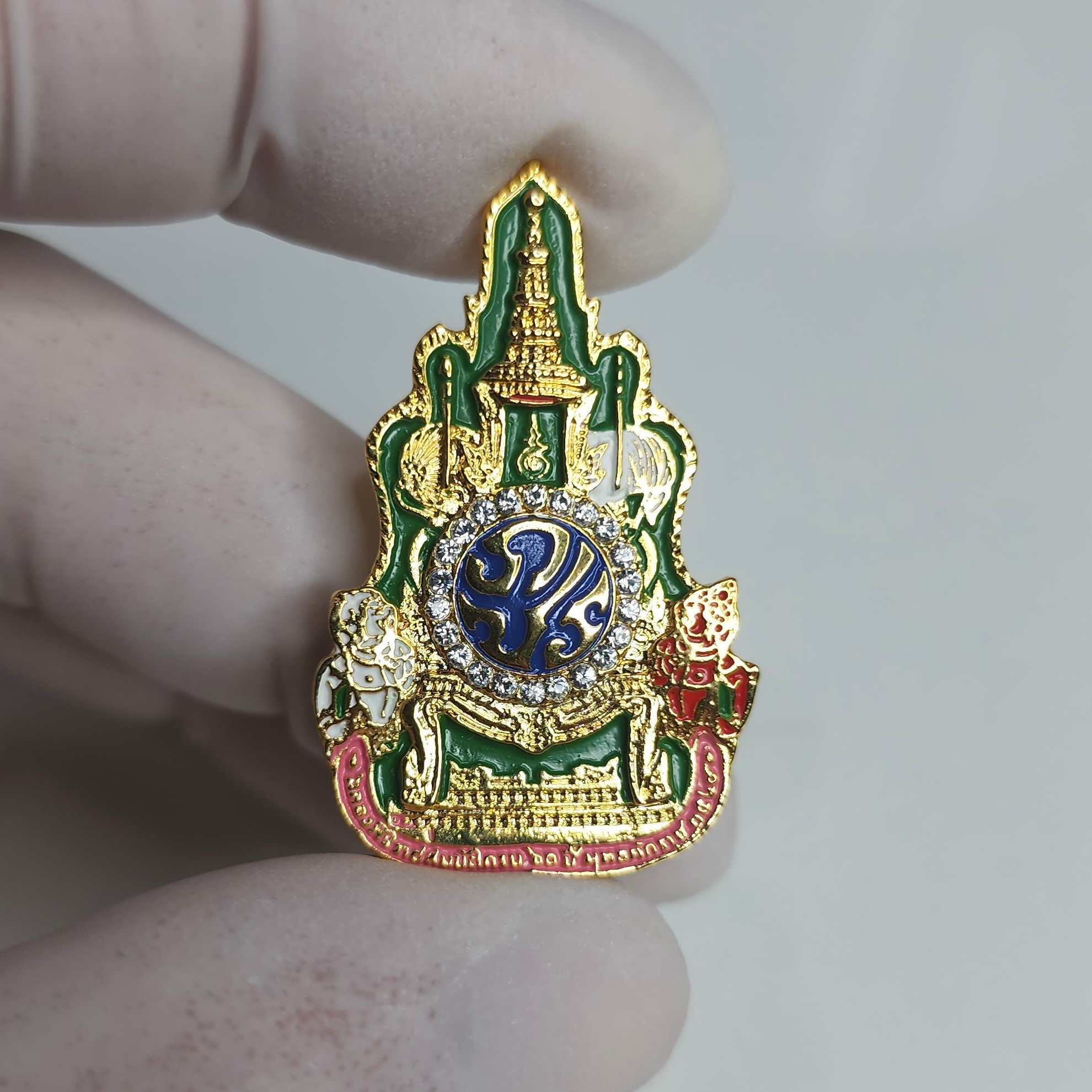 เข็มกลัด เข็มที่ระลึก ฉลองสิริราชสมบัติครบ 60ปี 2549 จัดทำโดยสำนักงานปลัดสำนักนายกรัฐมนตรี (สปน.) พร้อมกล่องและใบเซอร์